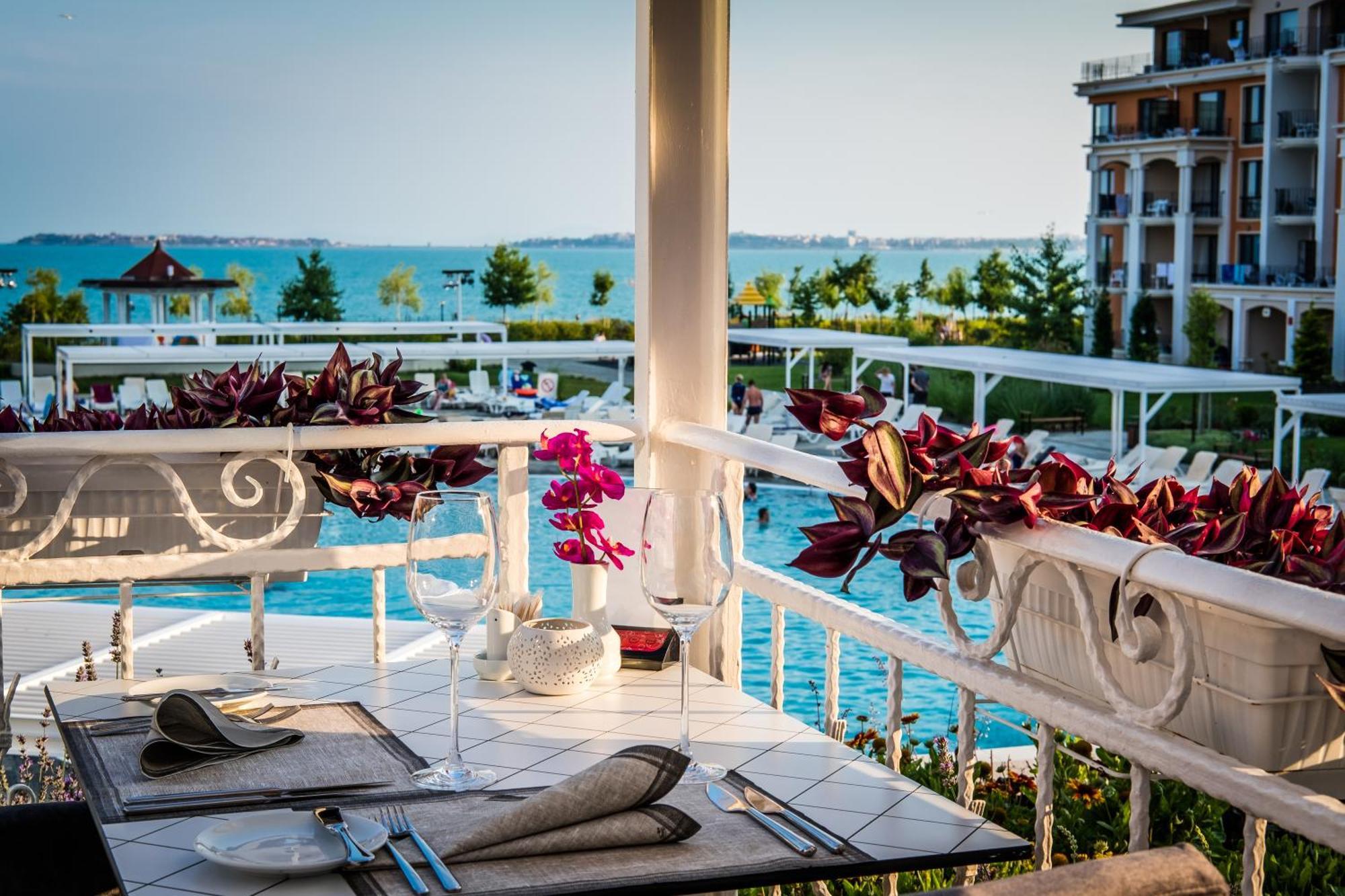 Premier Fort Beach Hotel Sveti Vlas Exteriör bild