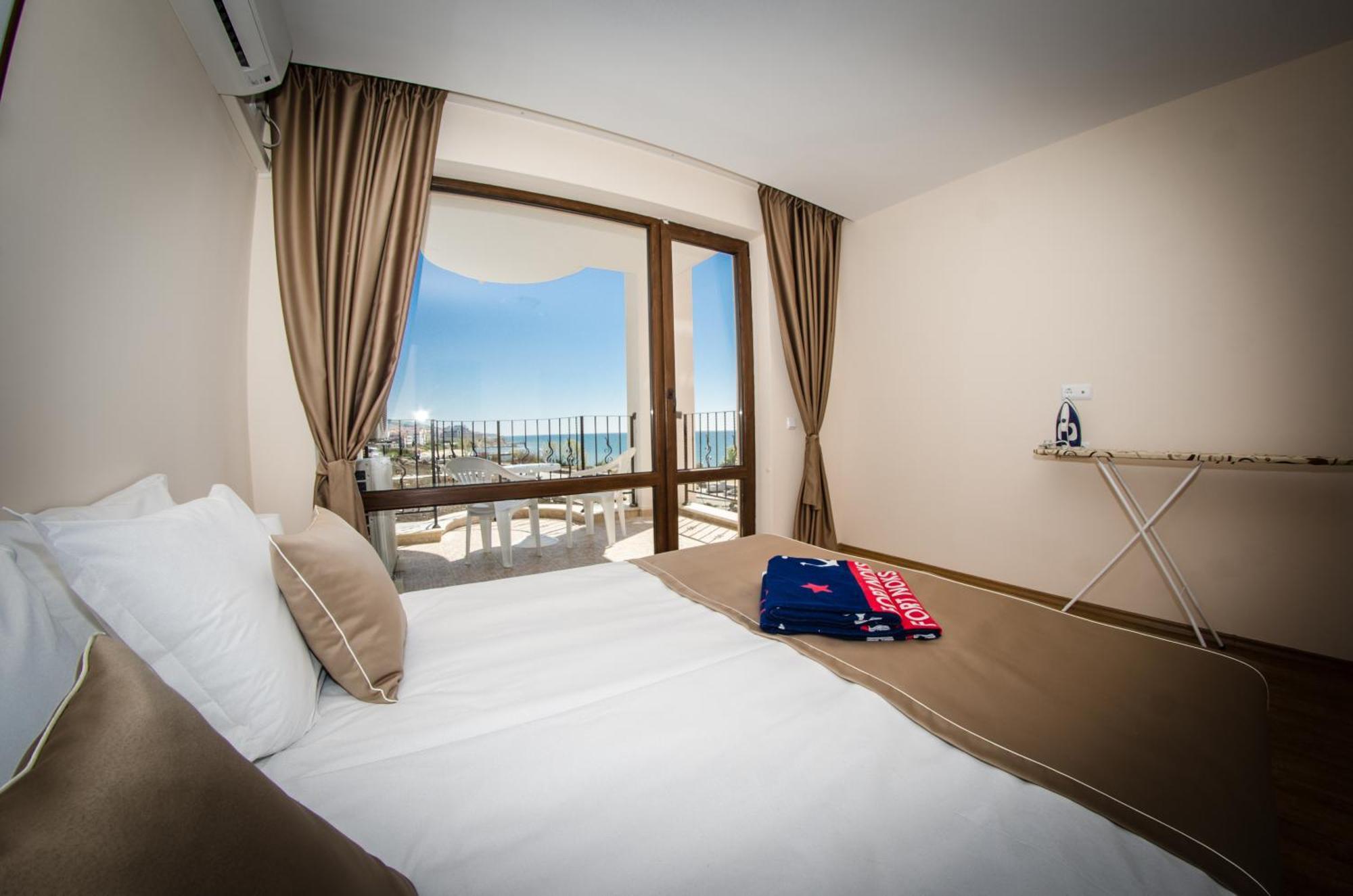 Premier Fort Beach Hotel Sveti Vlas Rum bild